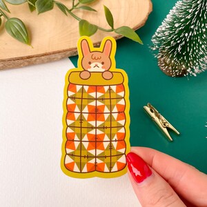 Lapin endormi - Sticker vinyle mat | Art numérique, Stickers, drôle, Illustration, kawaii, Papeterie, mignon, confortable, animal, hiver