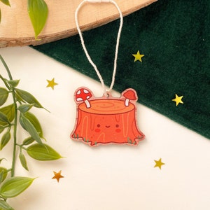 Kleiner Baumstumpf - Deko aus Holz | Weihnachtsdekoration, Holzornamente, illustrierte Weihnachtsgeschenke, Katzendekoration