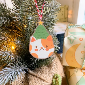 Festive Brûlée the Cat - Wooden Cat Decorations // Christmas decorations, wooden ornaments, illustrated xmas gifts, cat decoration