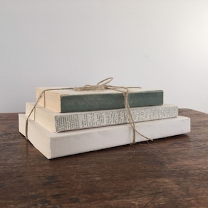 Sage Green Books, Green and White Book Stack Bild 5