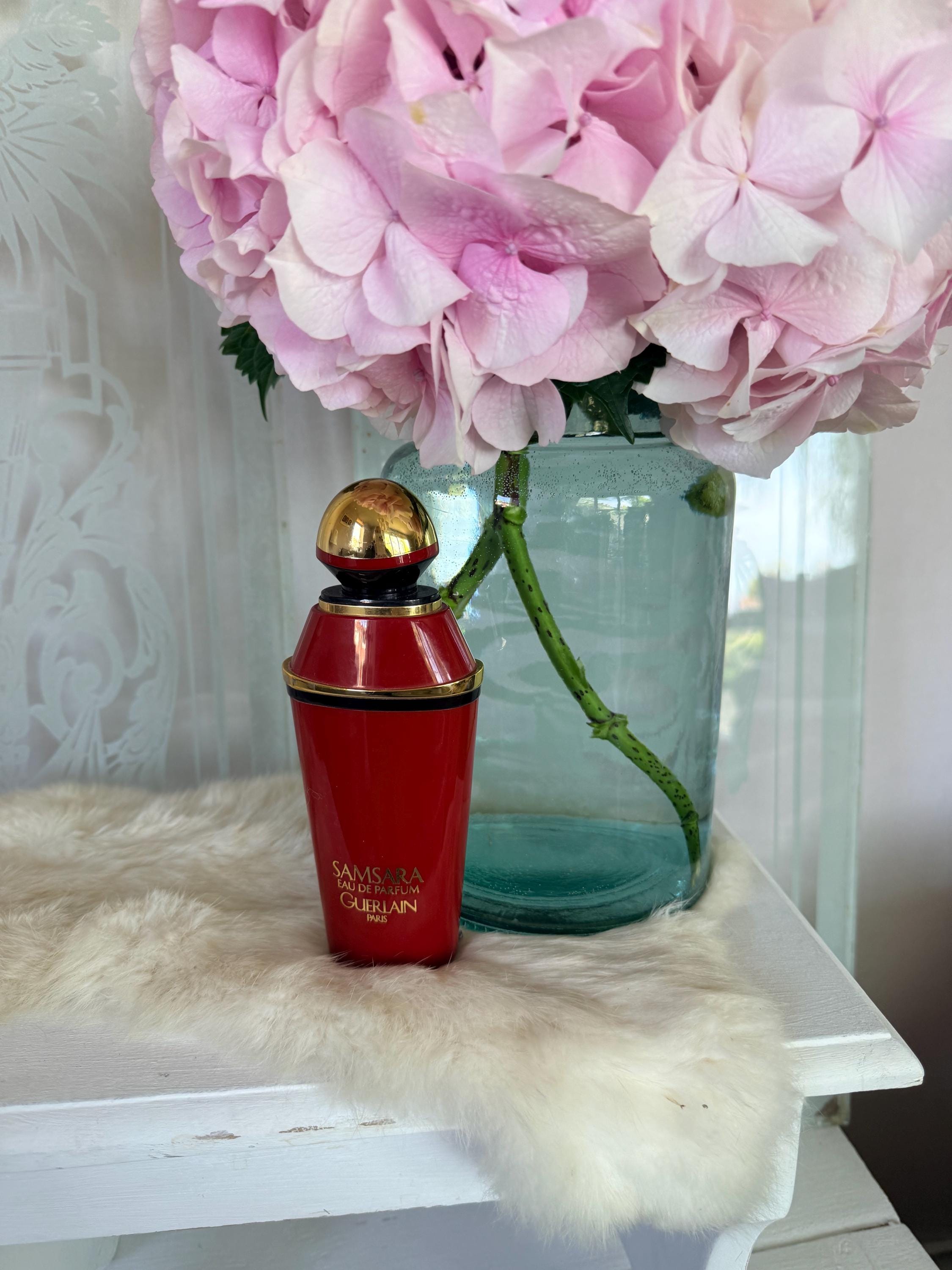 GUERLAIN SAMSARA 香水 赤色 フラスコ型 GUERLAIN SAMSARA 香水 赤色 フラスコ型 【公式通販】