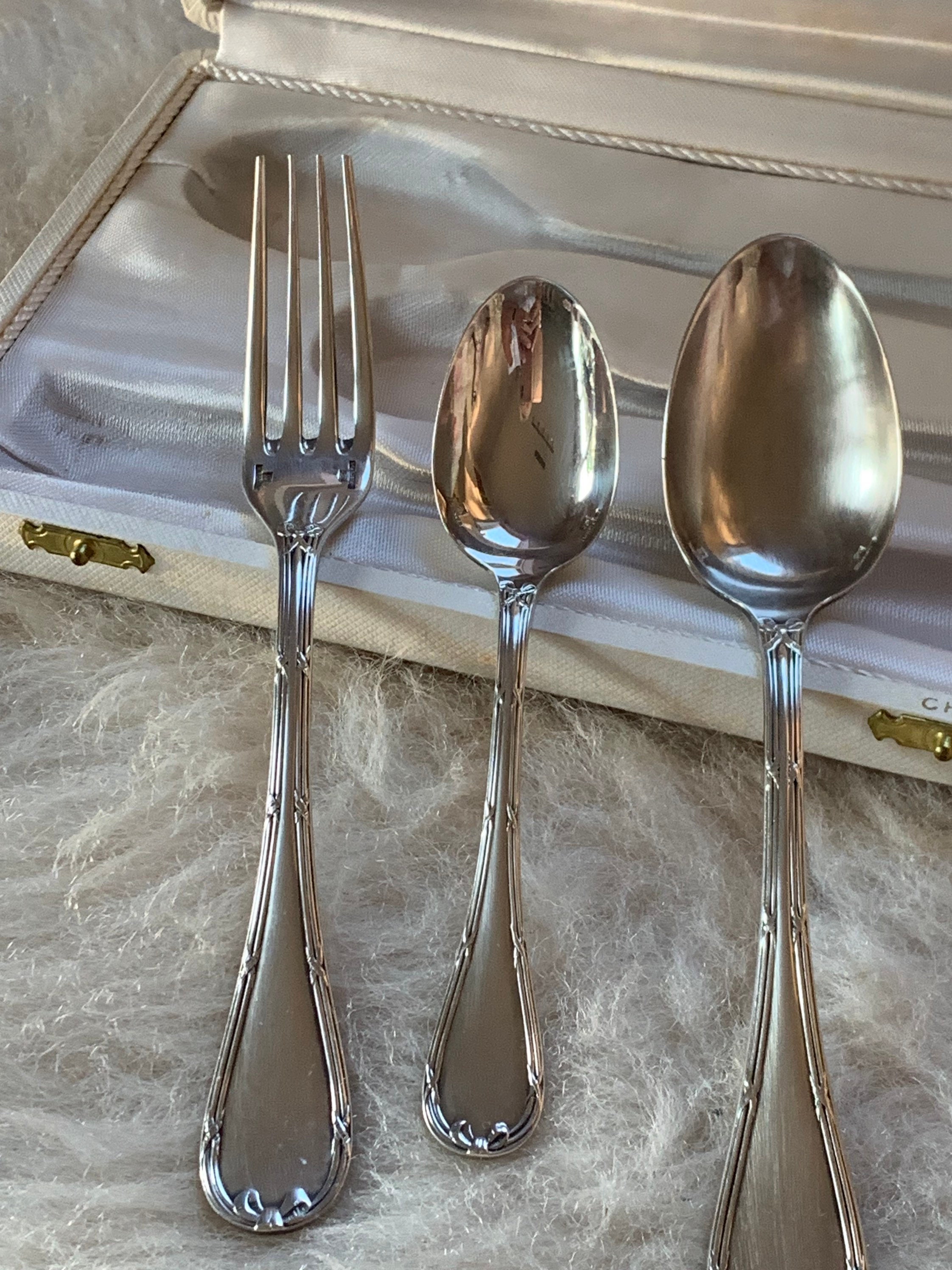 Christofle 銀メッキ カトラリーセット 5本 19cm Christofle Rubans Croises シルバーメッキのアンティーク子供用