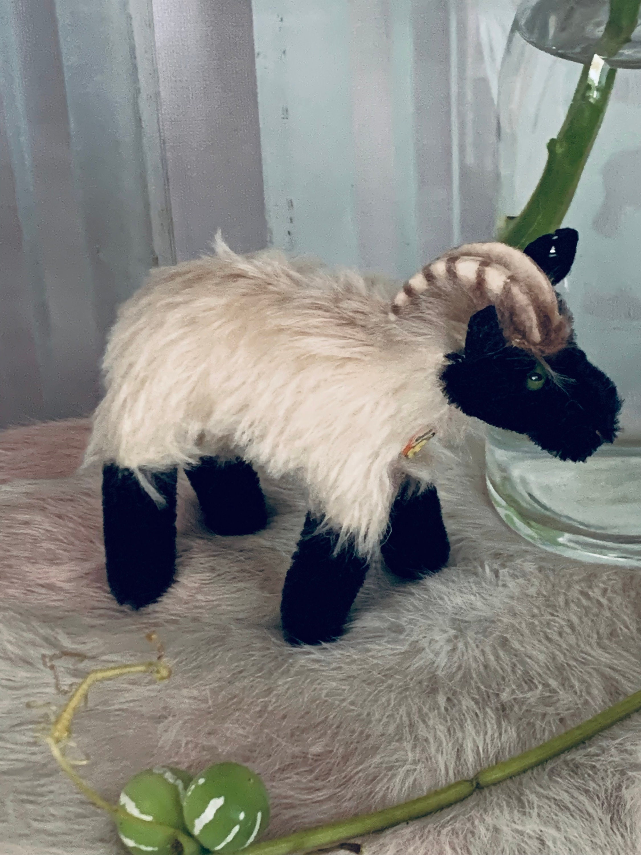 Steiff - シュタイフ★Mountain Sheep Snucki 12cm ＆ 17cm★ シュタイフ アンティーク ヤギ Steiff ”Mountain Sheep Snucki”
