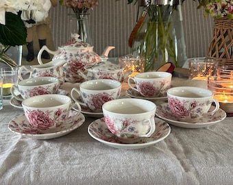 Rose Chintz Johnson Bros 6 pers tea set from England Victorian antique.