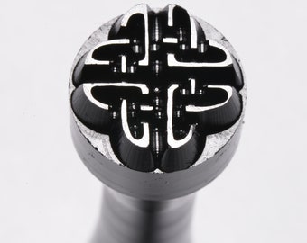 KSm-040 Medium Acrylic Stamp - Celtic Knot