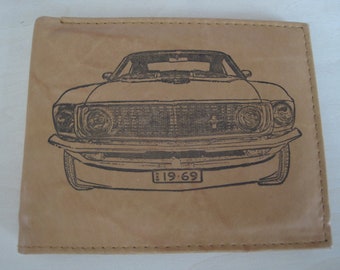 Mens Leather Bi-Fold Wallet w// 1970 PLYMOUTH ROAD RUNNER *Great Gift*
