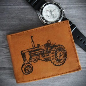 Imagem de trator agrícola International Harvester iH Farmall em uma carteira masculina genuína dobrável *Presente incrível*