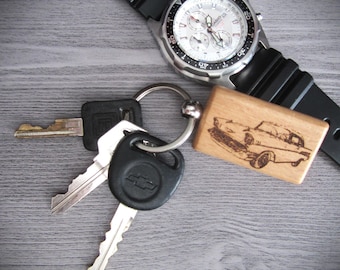 Portachiavi con la tua scelta tra oltre 200 immagini di auto, camion e moto di Chevy, Pontiac, GM, Ford, Plymouth, Honda, Toyota, VW, H-D, Kawasaki e altre marche