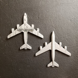 Moneta da sfida a forma di aereo KC-135 Stratotanker