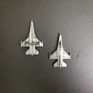 F-16 &quot;Viper&quot; Fighting Falcon Aircraft Shaped Challenge Coin