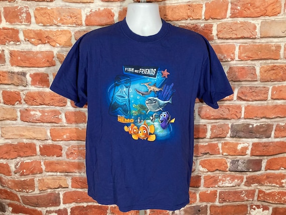 Vintage Finding Nemo fish are friends Disney movie promo tee