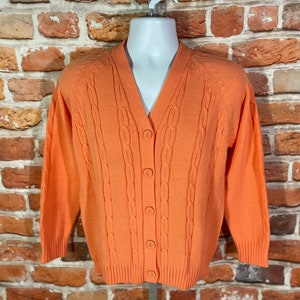 beautiful 1960s bright peach cable knit grandma cardigan sweater - mod emo indie grunge 60s vintage