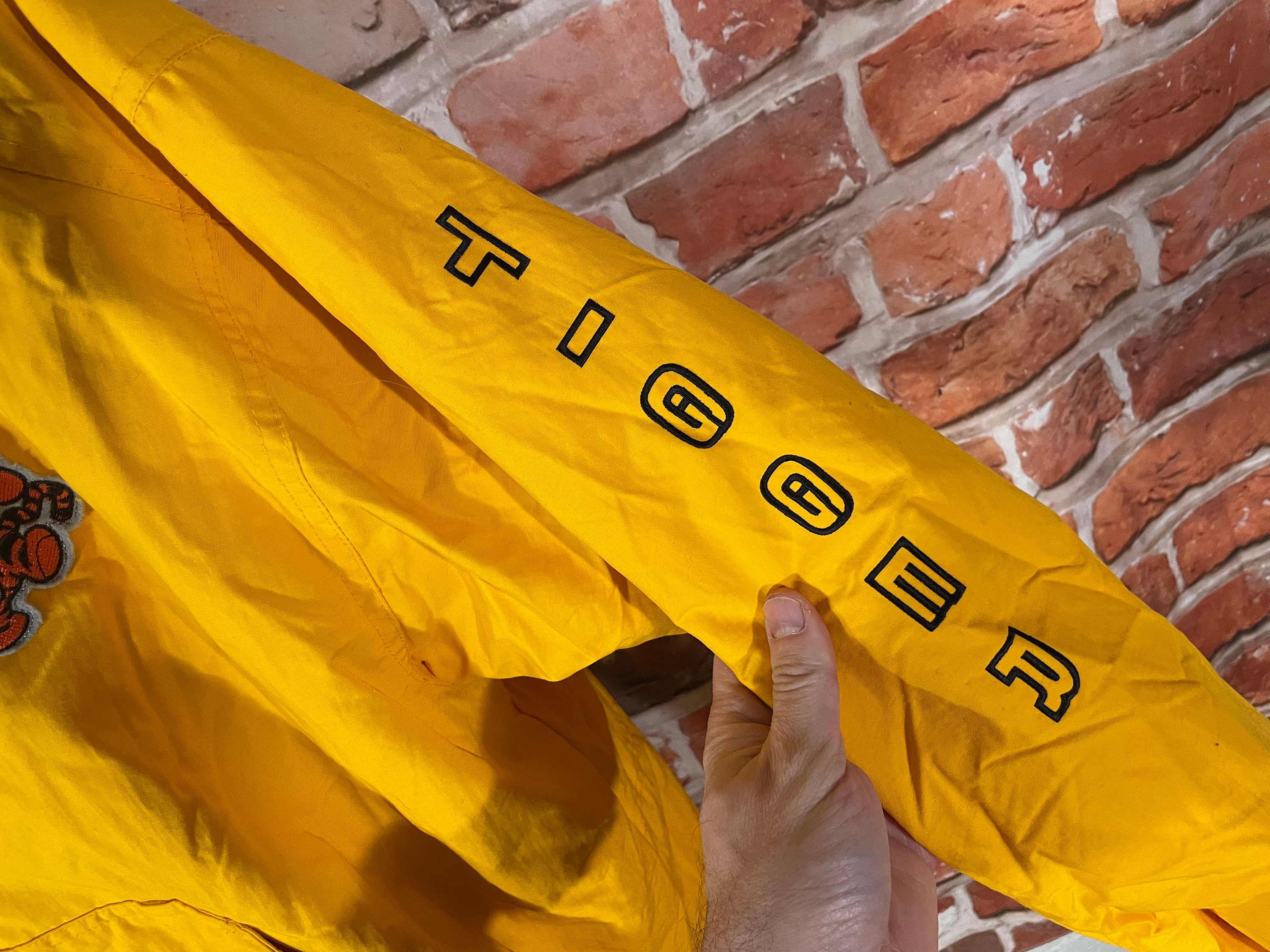 Tigers イエロージャケット Vintage 90s Tigger Yellow Pullover Puffer Jacket - Sz M