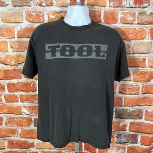 distressed vtg TOOL Aenima shirt sz L faded Giant tag