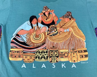 vintage 80s 90s Alaska Inuit Women Print Shirt - sz M Jerzees - indie emo grunge tee