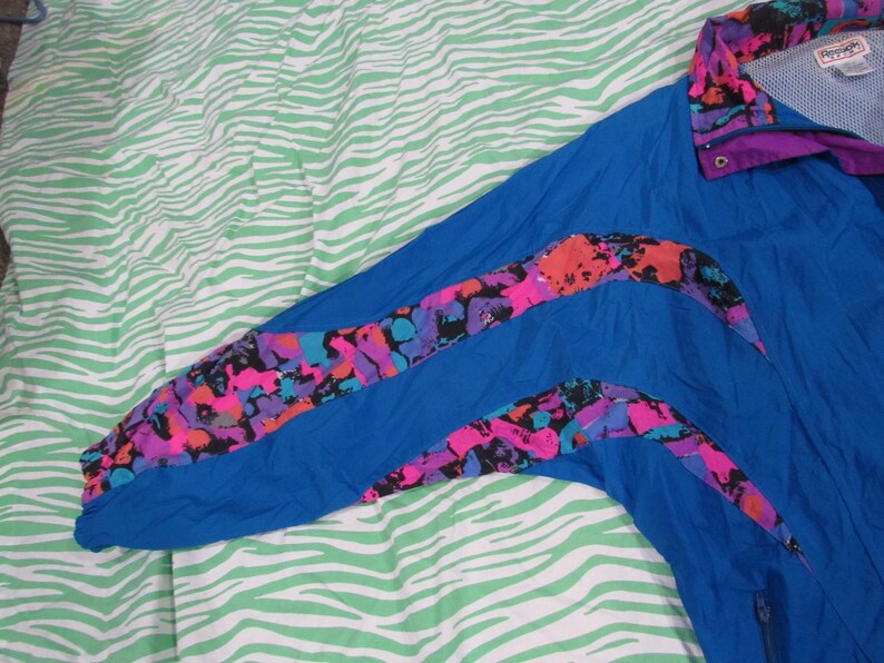 geometric colorblock totally 90s vapor wave Insane REEBOK SPORT vintage windbreaker jacket