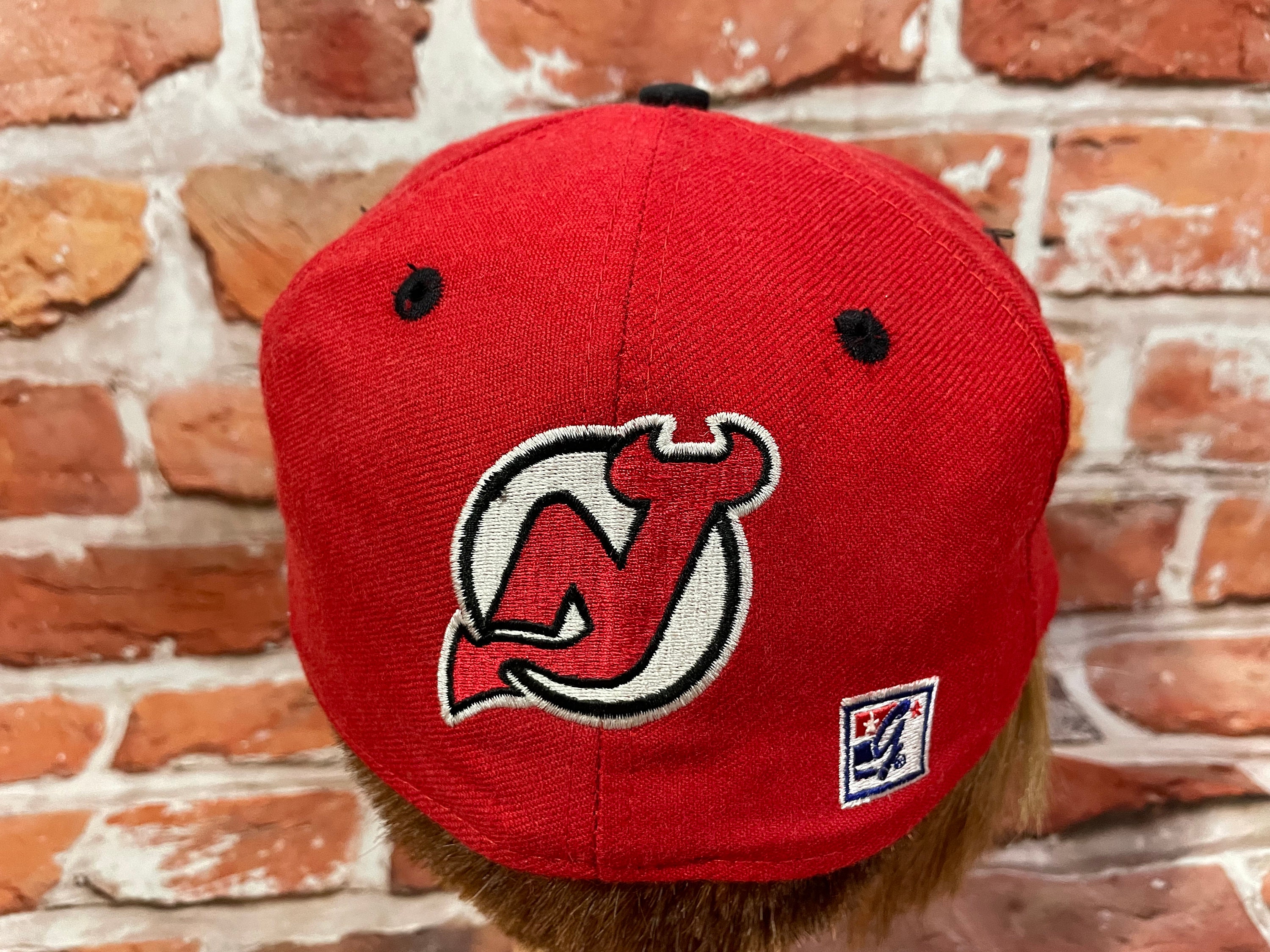 Vintage New Jersey Devils Fitted Hat New Era Made USA Size 7 3/8 NHL Hockey New Jersey NJ 1990s 90s