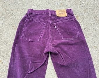 Vintage 90s: Levi's Corduroy Trucker Jacket - 70500 - Purple Color