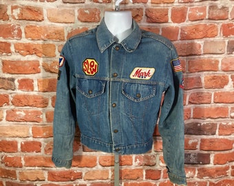 distressed thrashed 70s denim jean jacket w patches - fits short - sz M/S - emo indie grunge hippie mod