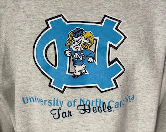 vintage 90s North Carolina Tar Heels sweatshirt - sz XL - well worn grunge