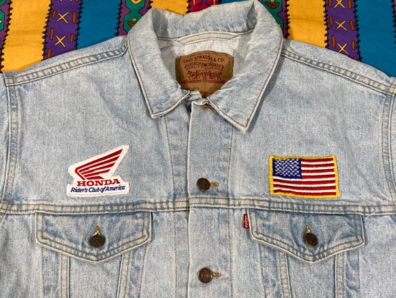 Vintage Levis jean jacket w Honda Patch - sz L Red