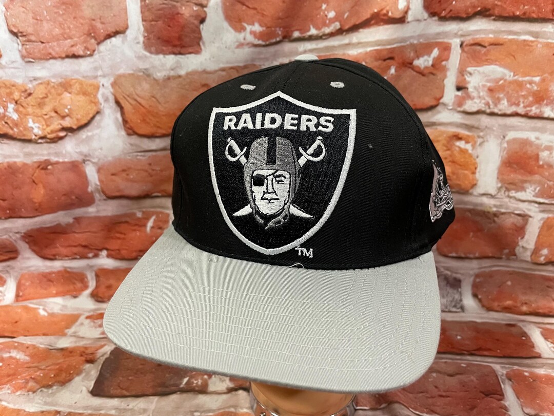 Vintage Raiders Big Sheild Snapback 90s Hat Spellout Los Angeles