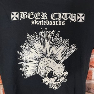vintage Beer City Skateboards punk skull shirt - sz M - 90s y2k grunge skater