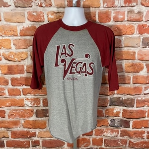 vintage 1980s Las Vegas Nevada raglan baseball ringer tee - fits L/M - 80s emo grunbe indie tourist tee