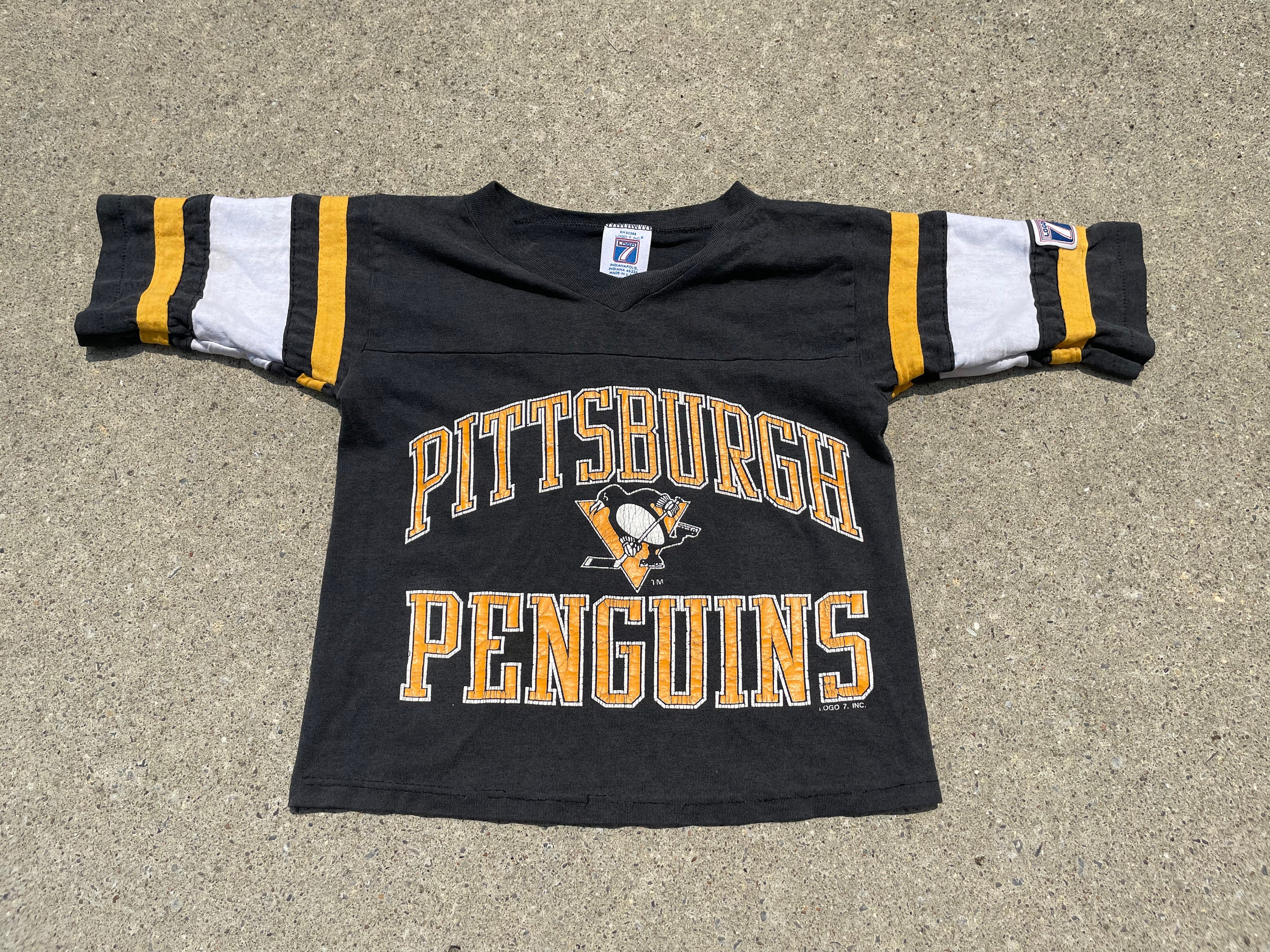Pittsburgh Penguins Hockey Crewneck Sweatshirt  Retro Pittsburgh Hockey  Shirt, Vintage Penguins Hockey Sweater, Unisex Hockey Pullover Designed &  Sold By Tring Tee