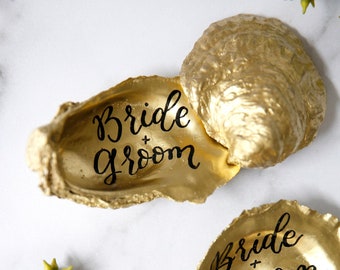 All Gold Oyster Shell Escort Cards, Gold Oyster Place Cards, Oyster Wedding Favor, Calligraphy Oyster Favor