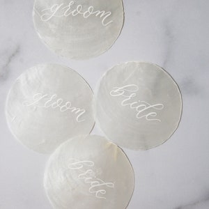 Capiz Shell Escort Cards, Capiz Place Cards, Capiz Wedding Favor, Calligraphy Capiz Favor, Wedding Shells, Windowpane Oyster