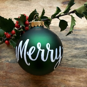 Ornement personnalisé lettré à la main, Ornement de Noël calligraphie, Cadeau d’ornement, Ornement de Noël personnalisé, Ornement peint à la main