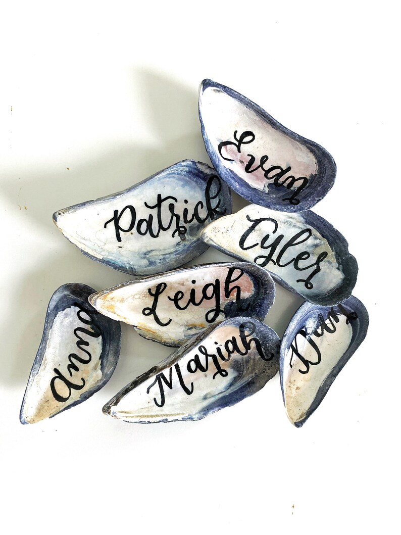Mussel Shell Escort Cards, Mussel Place Cards, Mussel Wedding Favor, Calligraphy Mussel Favor image 2