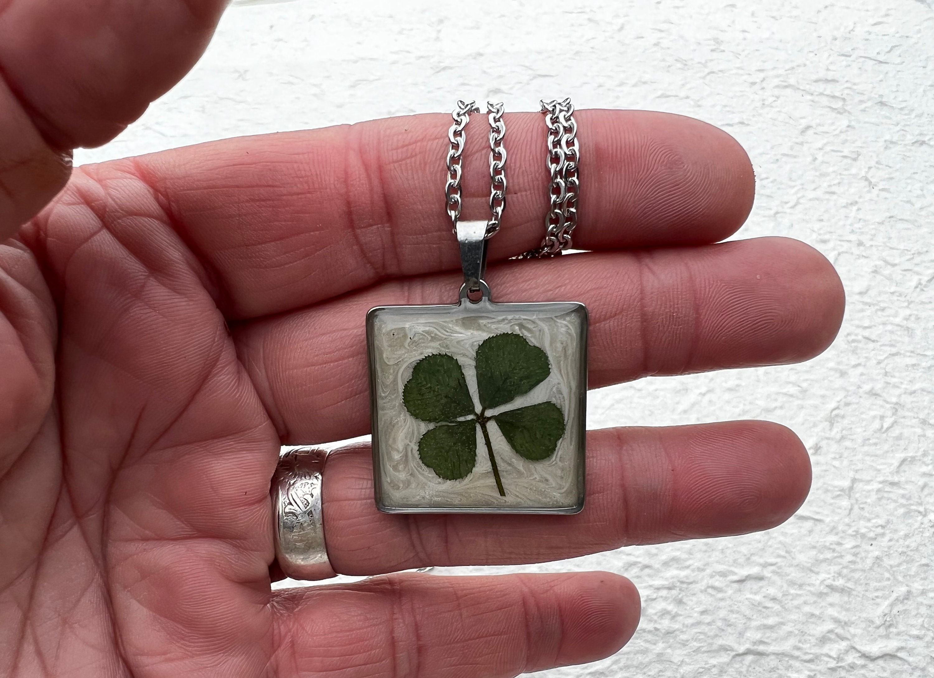 Four Leaf Clover 3 Flower Necklace