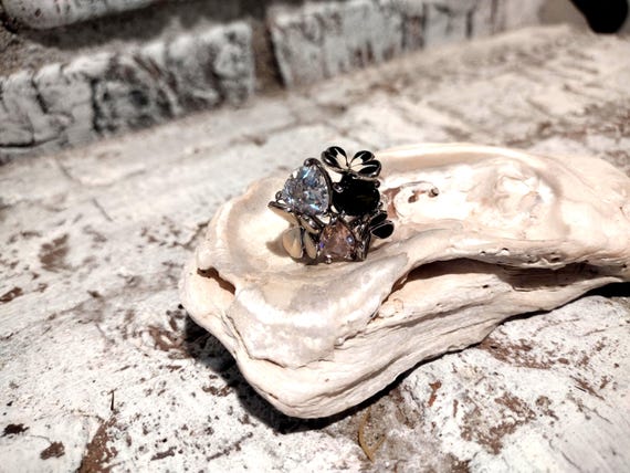 Statement Butterfly Crystal Cocktail Ring Size 5.5 - image 3