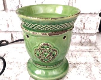 Vintage Scentsy Green Ceramic Love Knot Wax Warmer Nightlight