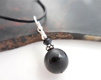 Colgante de ónix negro, colgante pequeño de ónix negro, colgante de ónix y cristal, colgante de piedra preciosa negra, colgante negro y plateado, colgante Just Dangle