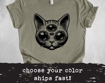 Alien Cat T-Shirt: Three-Eyed Graphic Tee, Sci-Fi Gift