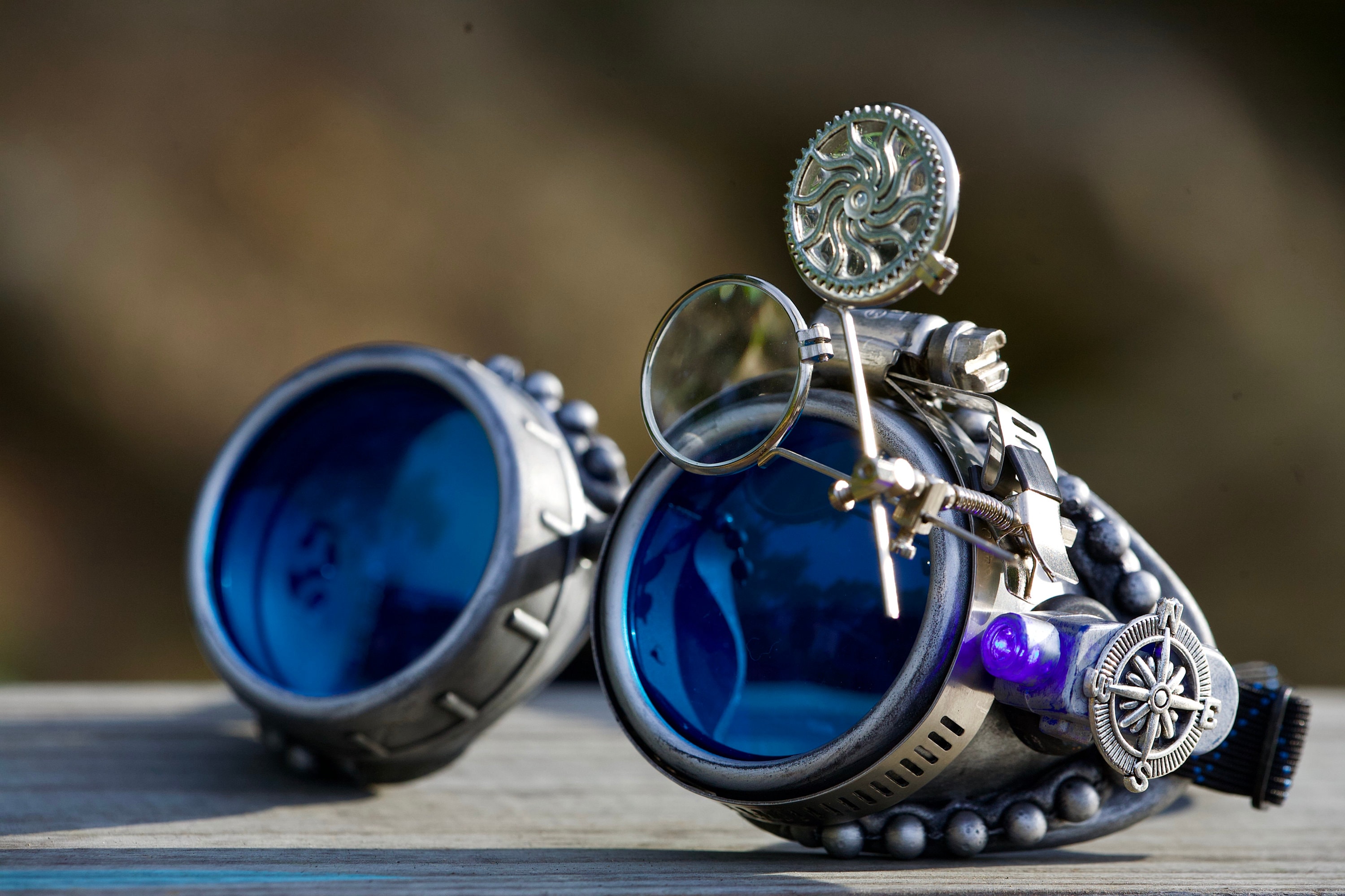 Handmade Steampunk Goggles: Festival Cosplay Accessories with LED Locket