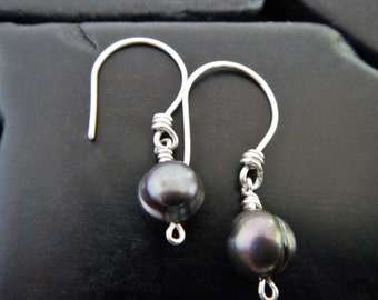 Simple Black Pearl and Sterling Silver Earrings - June Birthstone - Minimalist Pearl Earrings - Pearl Drop Earrings - Black Pearl Earrings