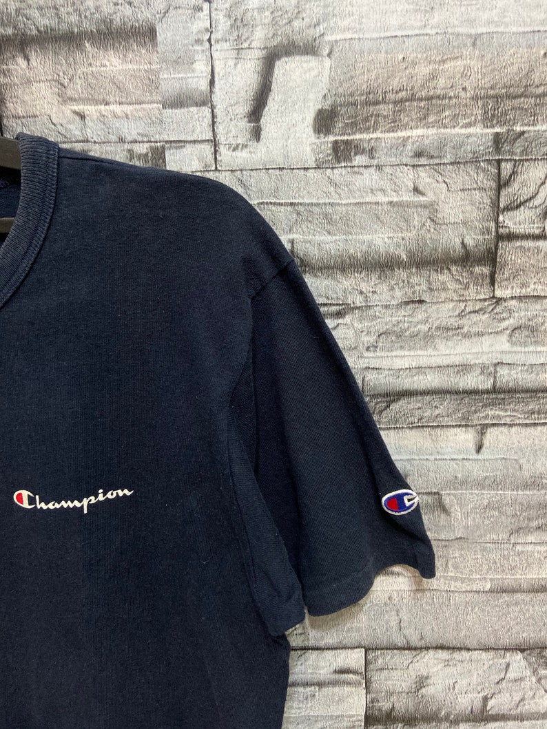 Vintage Champion t shirt spellout made in usa. vintage t shirt usa size L dark blue