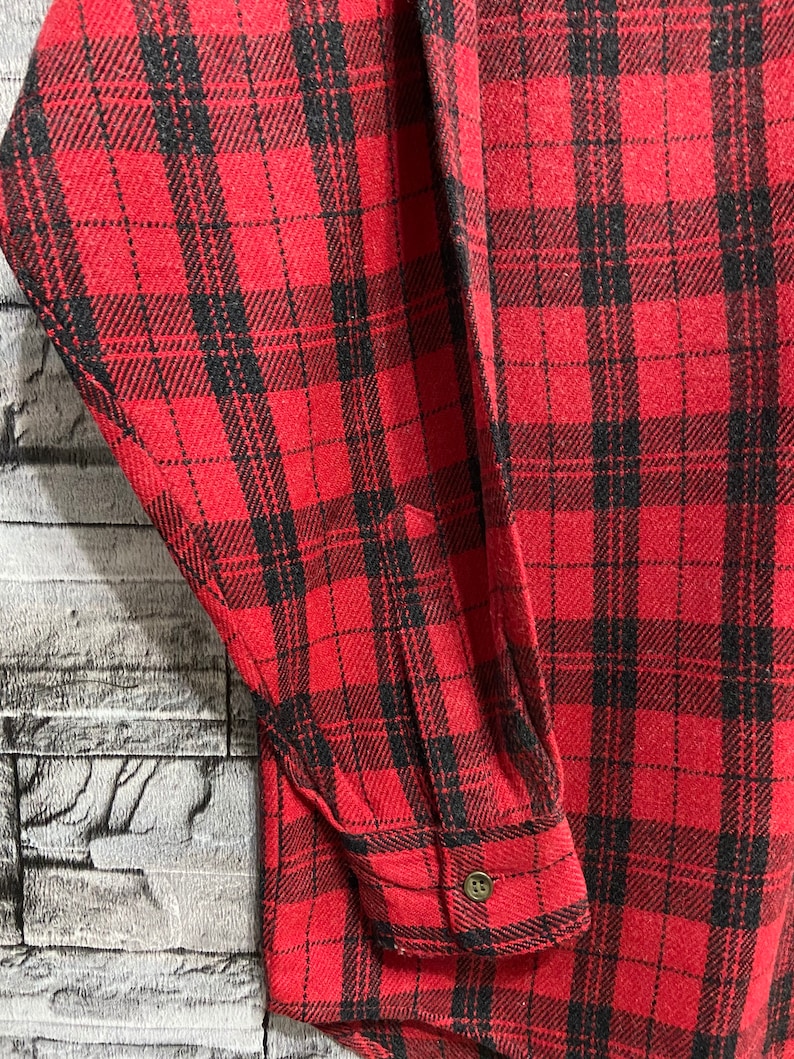 Vintage Flannel Trans Position single pocket plaid design size M fit L red