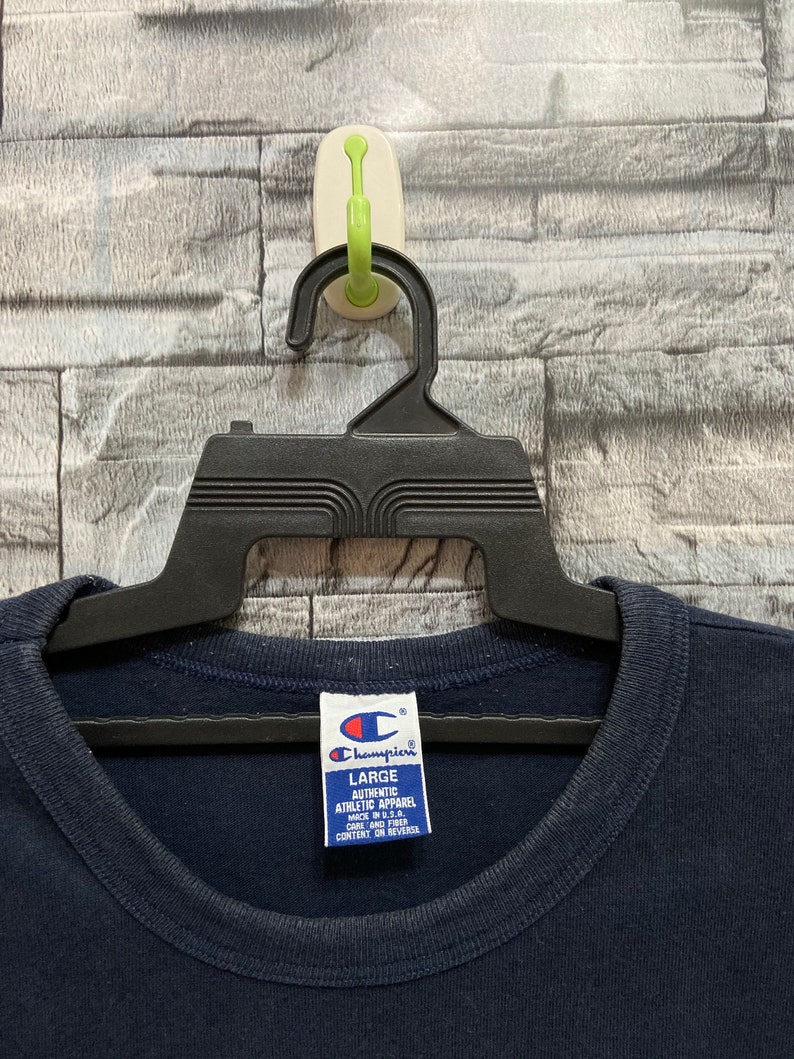 Vintage Champion t shirt spellout made in usa. vintage t shirt usa size L dark blue