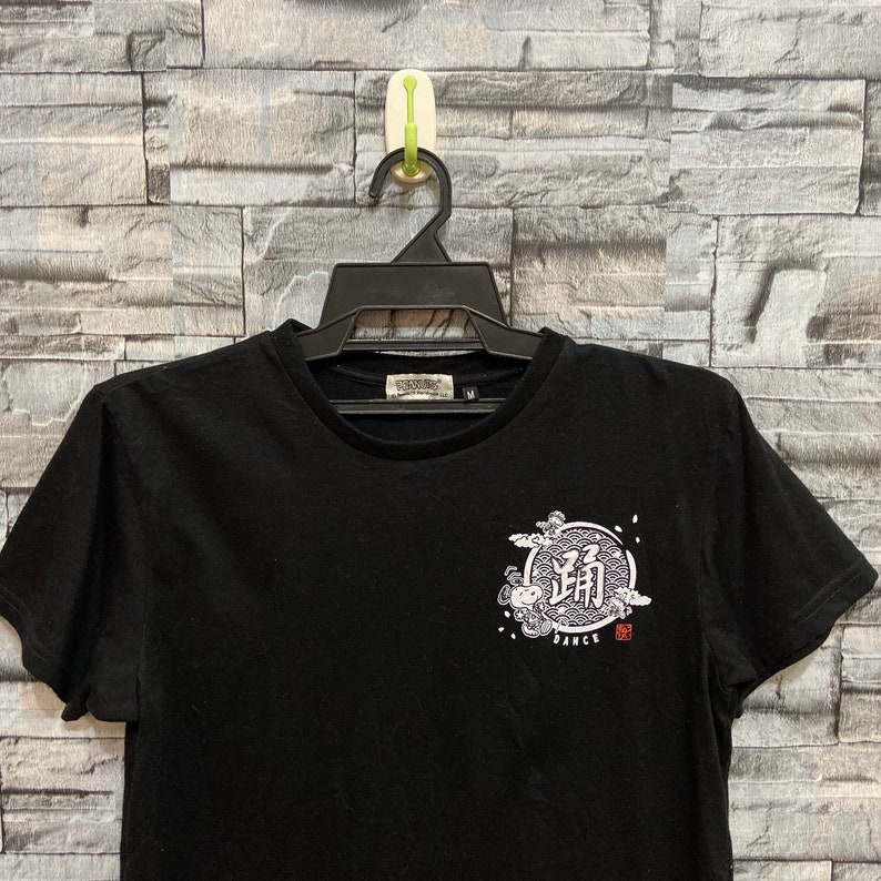 vintage t shirt peanuts size M fit S black Vintage Snoopy t shirt big logo japanese.