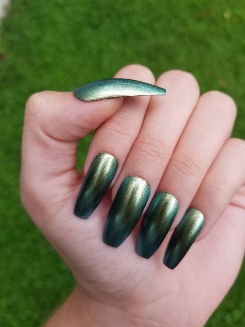 Green Queen Color Shift Nails Set Of 20 Choose Shape Fake Etsy