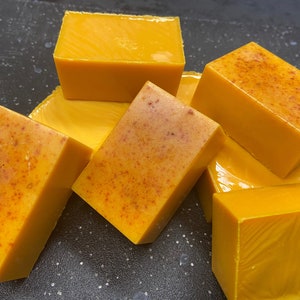 Best Selling Kojic Acid Soap Bar with Raw Turmeric and Papaya Powder, coconut oil soap base, 4 oz bar image 1