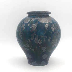 Medium Pottery Cremation Urn, Ceramic Urn, Burial Urn, Urn for Human Ashes, Handmade Urn, Beautiful Urn with 145 Cubic Inch Capacity