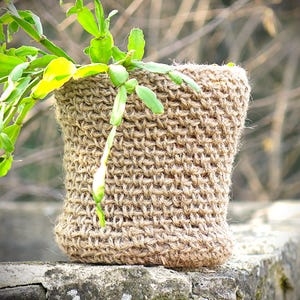 Jute Plant Pot Holder, Crochet Plant Baskets, Handmade Boho Plant Holder, Indoor / Outdoor Plant Pot Cover, Handmade Gift for Plant Lover