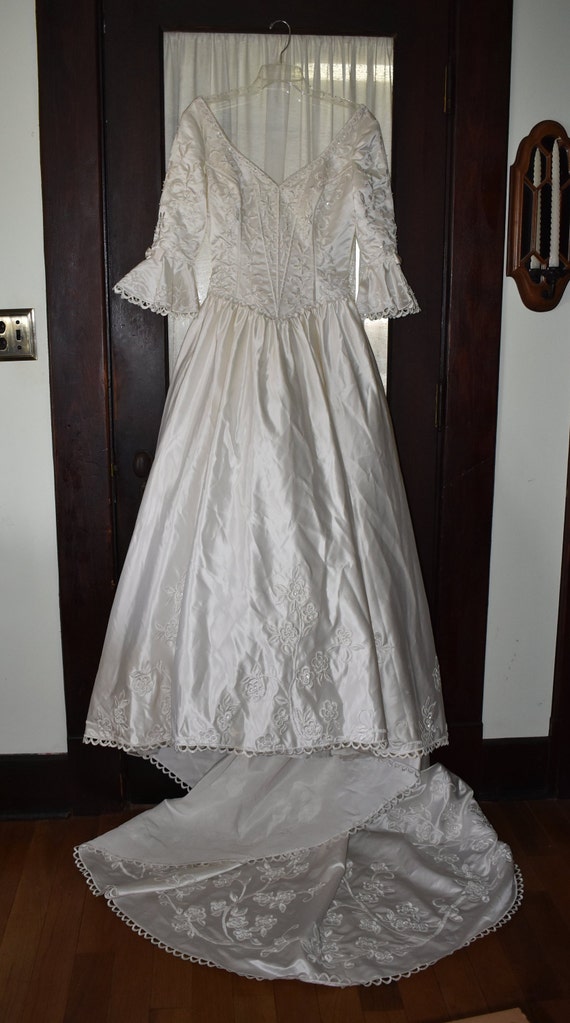 Gorgeous Vintage Demetrios Wedding Gown Size 10 Ballroom Etsy