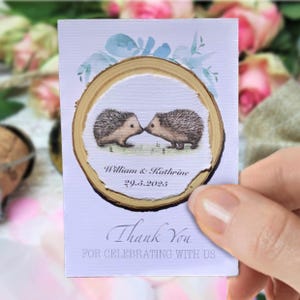 Wedding favours hedgehogs. Decoration with personalised dates and initials. Hedgehog charm save the date